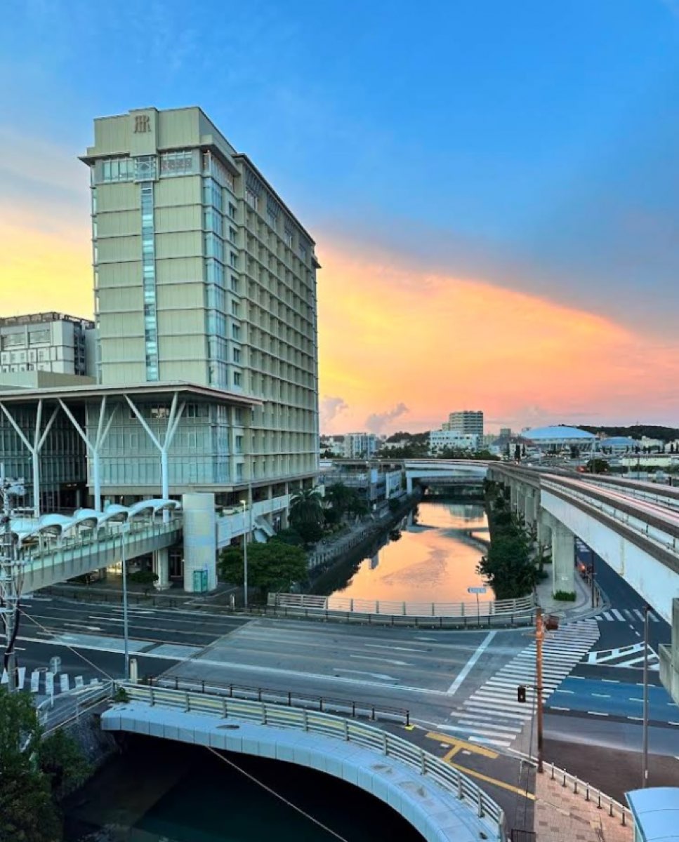 那覇の夕景 · 旭橋エリア